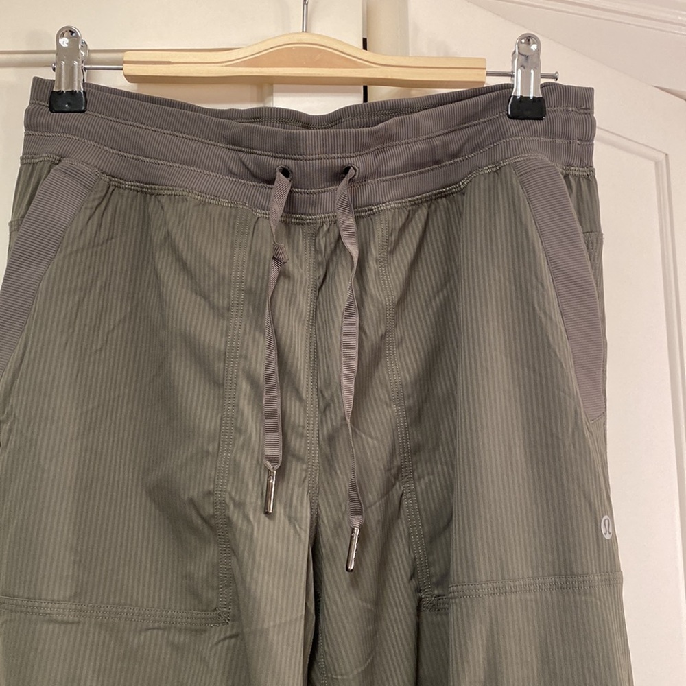 Lululemon dance studio cargo pants - Picture 2 of 5